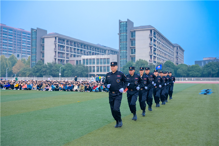 皇甲特衛(wèi)，鄭州保安，鄭州安檢，安檢設(shè)備租賃