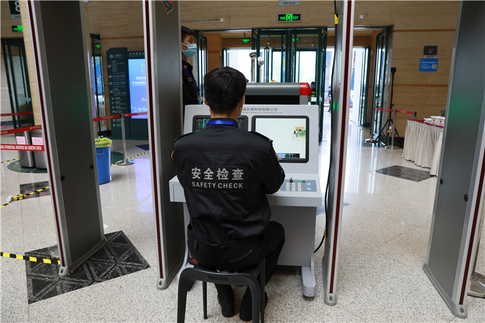 皇甲特衛(wèi)，鄭州保安，鄭州安檢，安檢設備租賃
